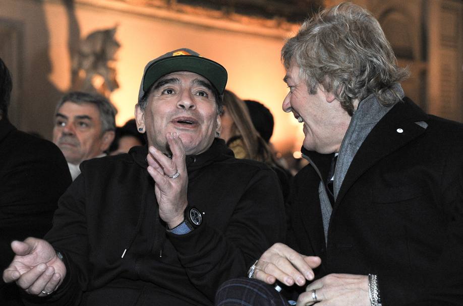 Maradona e Antognoni. Reuters